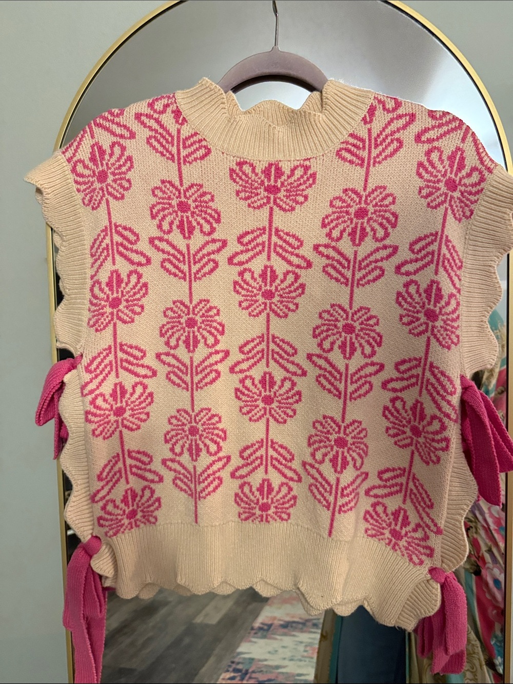Floral Knit Crewneck Sweater Vest in Cream and Pink